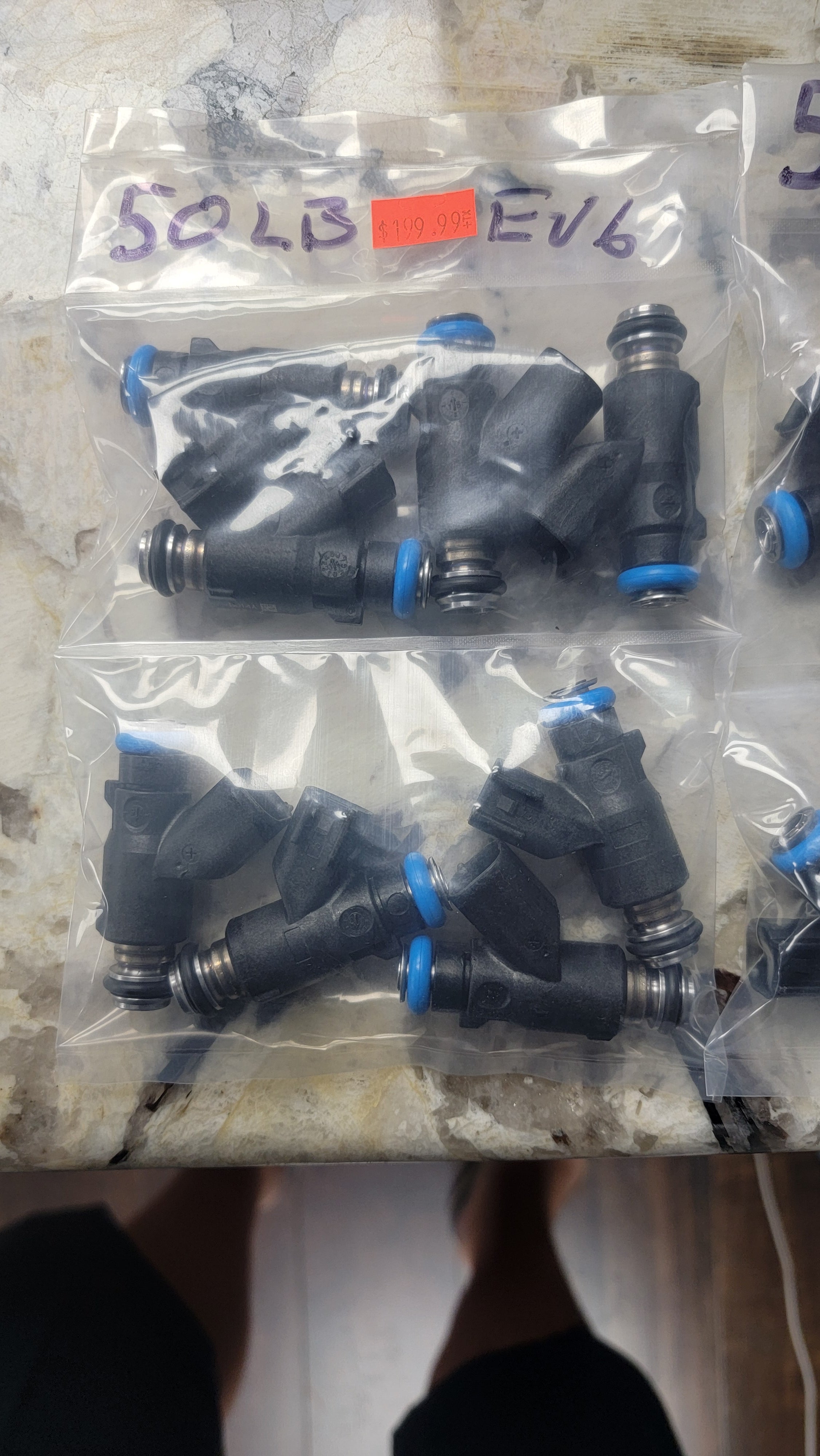 New Set of 8 Delphi 50lb Truck Height Fuel Injectors 918motorsports
